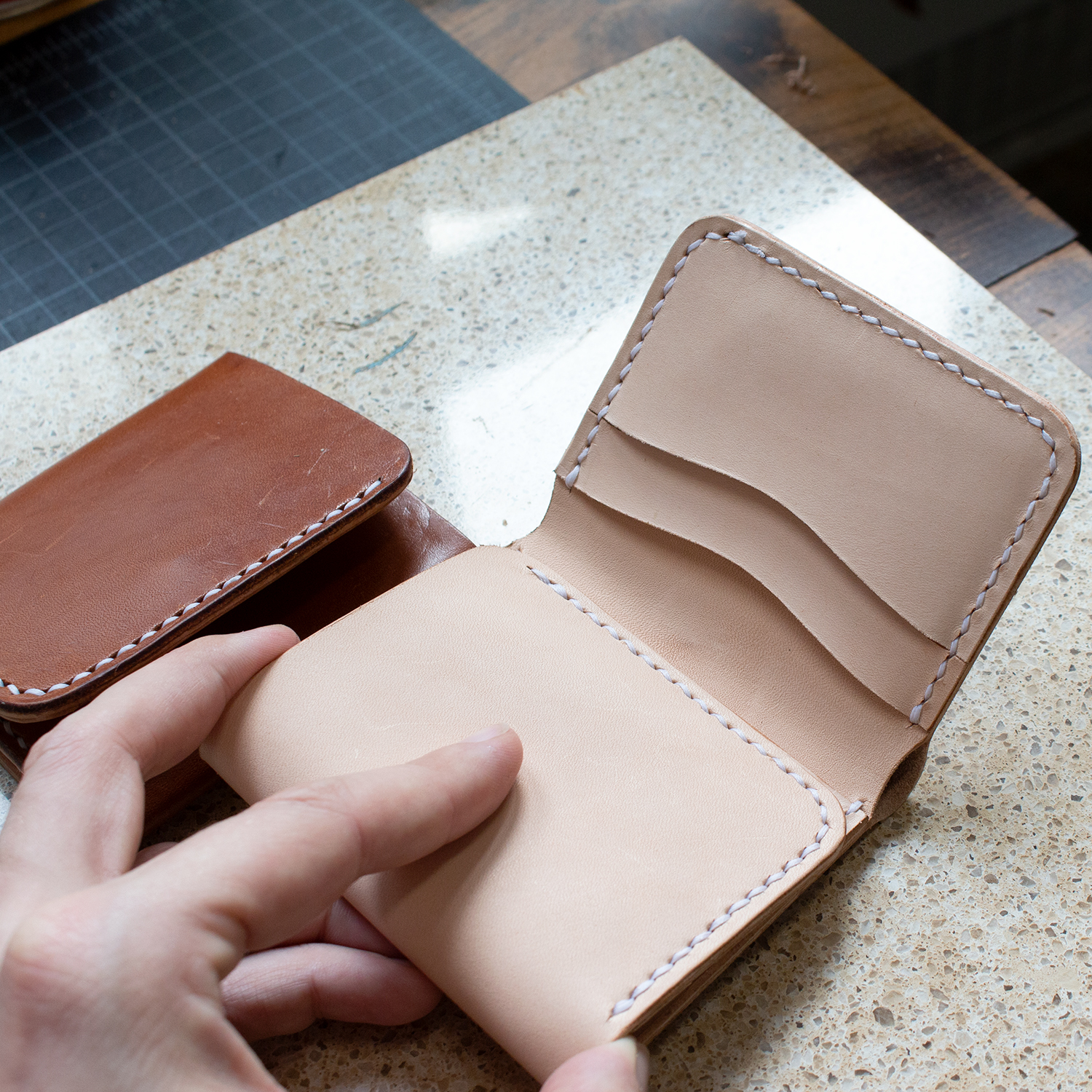 making-a-leather-tri-fold-wallet-free-pdf-template-set-makesupply