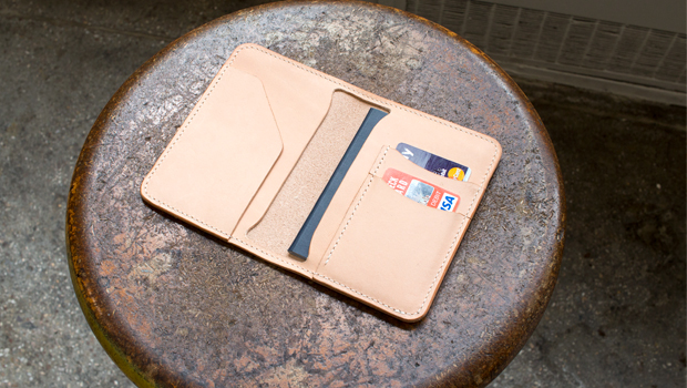Make a leather passport case - free pdf template